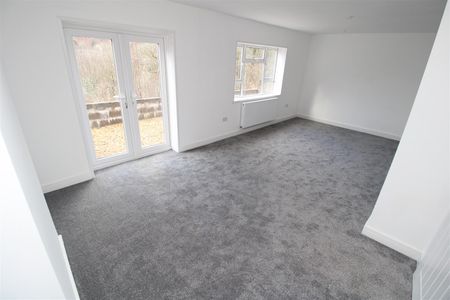 House - Terraced For Rent Castleton Avenue, Treorchy - Photo 2