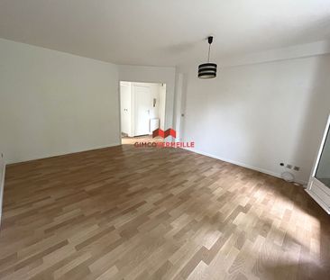 Location Appartement 2 pièces 47m² - Photo 3