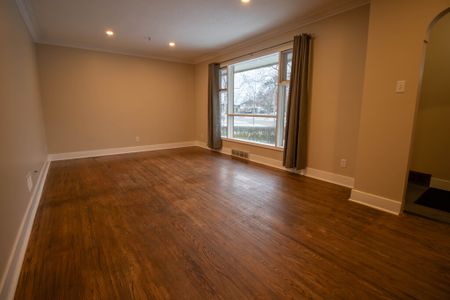 Spacious 3-Bedroom Main Unit with Ample Parking and Backyard in St. Catharines - Photo 2