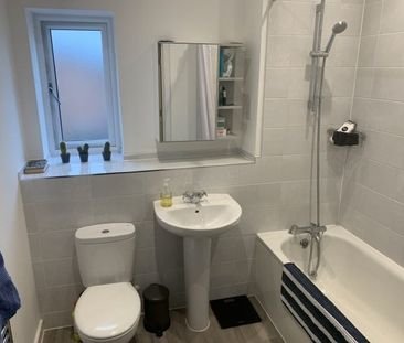 Room in a Shared House, Headingley Avenue, LS6 - Photo 3