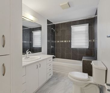 For Lease - 10 Delong Drive, Beacon Hill North - South and Area, On... - Photo 4