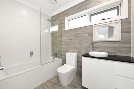 Stunning 4 Bedroom Home in the Heart of Rosebery - Photo 5