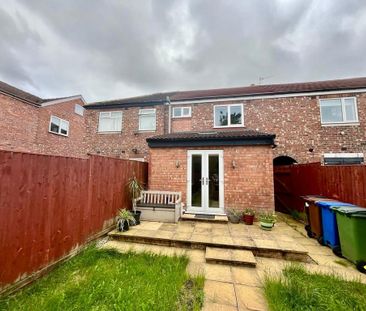 3 bedroom terraced house to rent - Photo 3