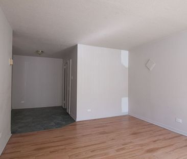 1975 Maisonneuve Blvd West, Montréal, QC - Photo 6