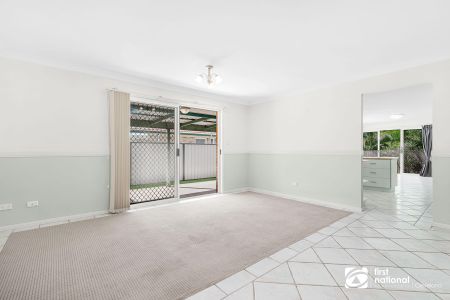 BEAUTIFUL LOWSET IN QUIET POCKET OF WYNNUM WEST - BRAND NEW DUCTED AIR-CON BEING INSTALLED. - Photo 3