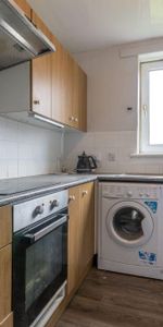 3 bedroom flat share to rent - Photo 3