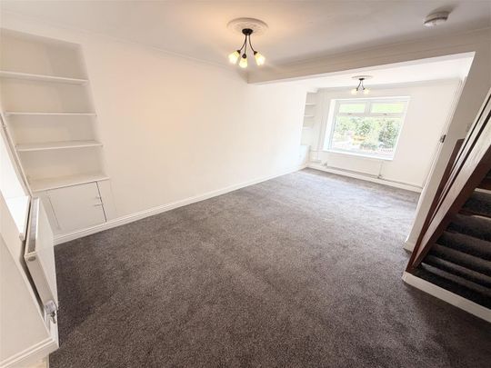 House - Terraced For Rent Cleighton Terrace, Neath - Photo 1