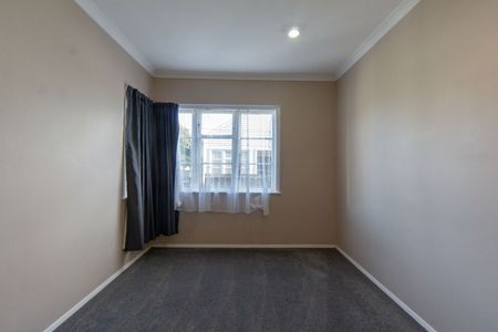 Cute 3-Bedroom House in Claudelands - Photo 3