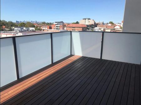 Stunning 2-Bedroom Apartment in Earlwood - Photo 4