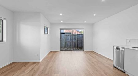 Modern 2-Bedroom Home - Photo 4