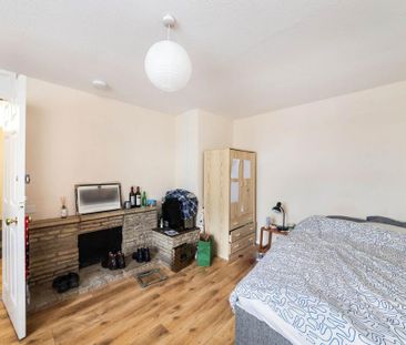 4 bedroom terraced house to rent - Photo 3