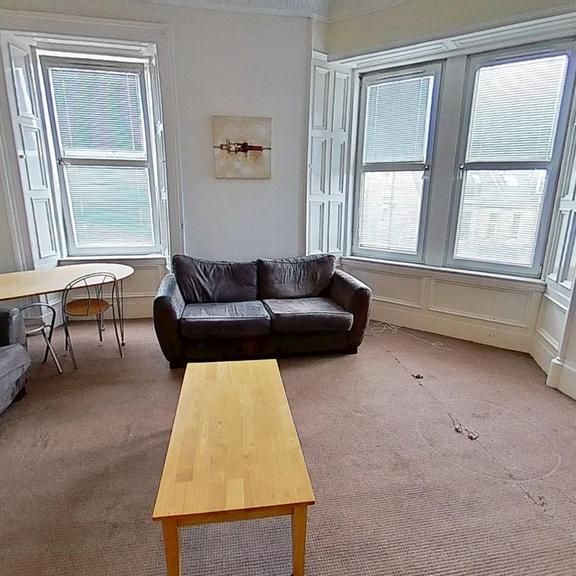 5 bedroom flat to rent - Photo 1