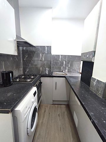 £795 PCM, Newly Refurbished One Bedroom First Floor Flat in City Road, Roath, Cardiff, CF24 3DQ - Photo 5