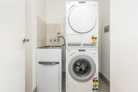 Fully Furnished Modern & Spacious Two Bedrooms Unit With Panoramic Views - Photo 2