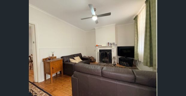 Quaint Cottage, Close To The Beach - Photo 1