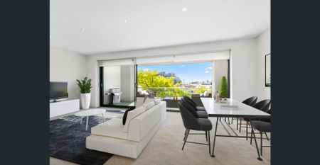 Beautifully Appointed Two Bedroom + Sun Room, Apartment In The Heart Of Darlinghurst. - Photo 3