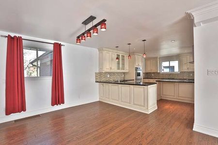 For Lease - 1336 Queen Victoria Avenue, Mississauga, Ontario - Photo 5