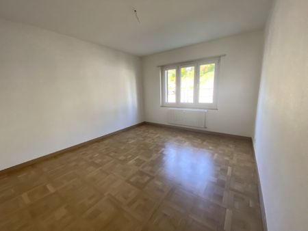 Tramelan, beautiful 4.5 room apartment on the ground floor with balcony - Photo 2