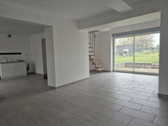 Location Maison 4 pièces 79m² HERGNIES 59199 - Photo 1