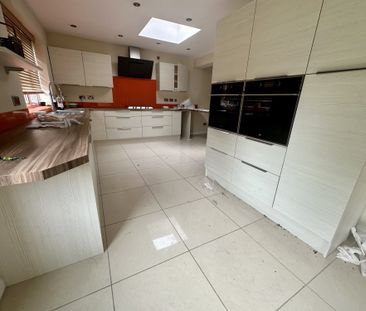 St. Marys Avenue North, Middlesex, UB2 - Photo 5