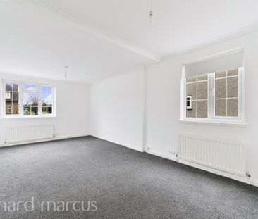 The Broadway, Stoneleigh - Photo 2