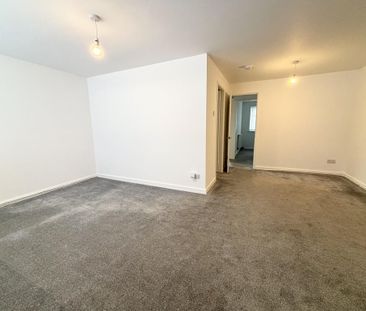 1 bedroom ground floor flat to rent - Photo 4