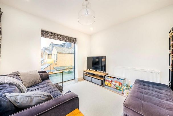 2 bedroom flat to rent - Photo 1