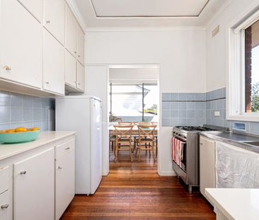 Full Brick Cottage - Photo 5