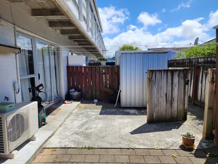 Petone Living - Photo 2