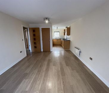 2 bedroom apartment to rent - Photo 2