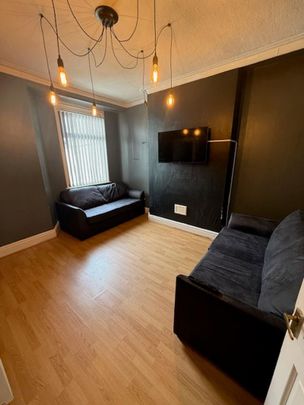 3 bedroom terraced house to rent - Photo 1
