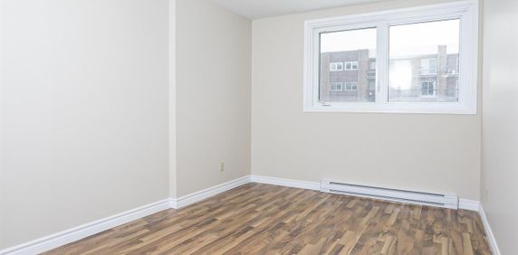 Complexe Du Parc II - 3.5 - 110 Rue St-Francois Nord, Sherbrooke - Photo 2