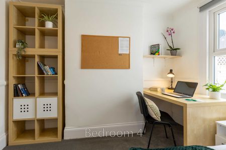 Room 3 - Photo 2
