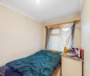 4 bedroom terraced house to rent - Photo 4