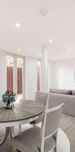 Greenwich High Road, Greenwich, SE10 - Photo 1