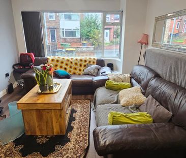5 Bed - 21 Ash Crescent, Headingley, Leeds - LS6 3LE - Student - Photo 1