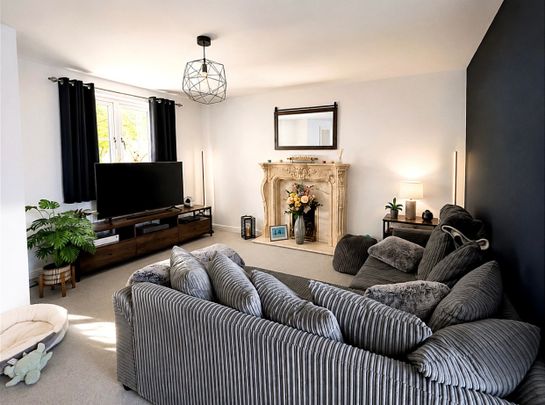 3 Bed Semi-Detached House, Little Meer Close, LE3 - Photo 1