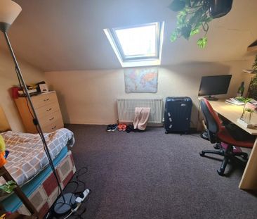 1 bedroom in a house share to rent - Photo 4