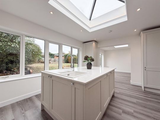 Alderton, Nr Tewkesbury GL20 8NL - Photo 1