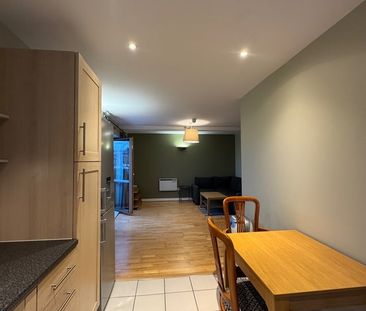 2 Bed Flat, High Street, M4 - Photo 3