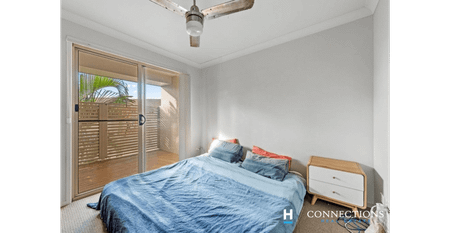 Modern 3-bedroom townhouse in convenient Kippa-Ring location - Photo 4