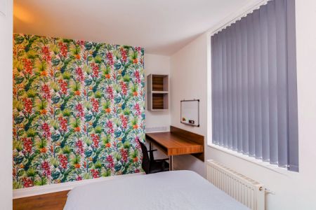 Flat 6-Bedroom B - Photo 2