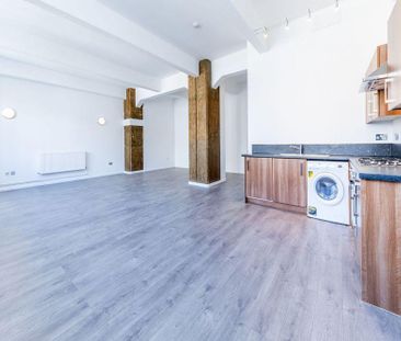 Studio to rent - Photo 1