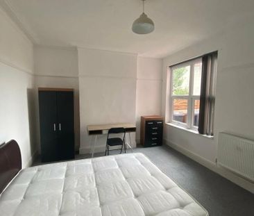 6 bedroom terraced house to rent - Photo 1