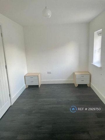 2 bedroom semi-detached house to rent - Photo 2