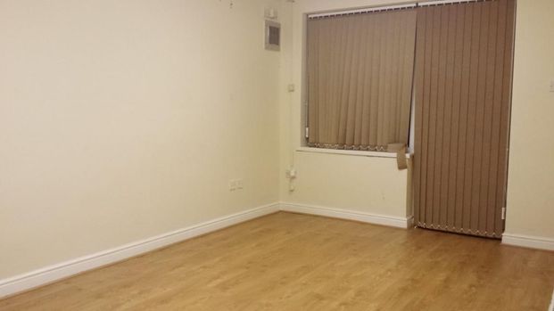 3 bedroom flat to rent - Photo 1