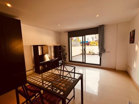 Piso de alquiler en Calle Joan Tarrida, 12, Centre - Photo 3