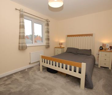 2 bedroom semi-detached house to rent - Photo 5