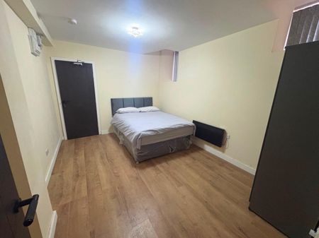 1 bed 512 - To Let - Photo 5