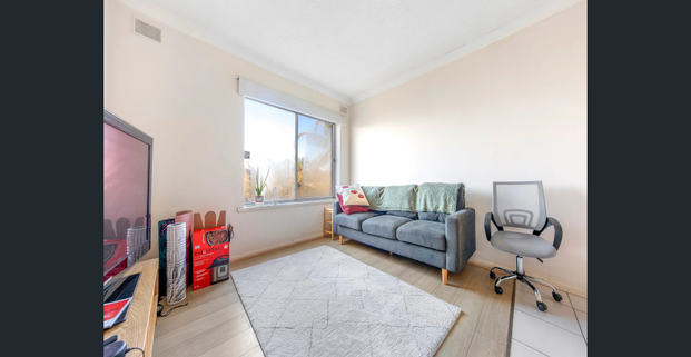 Convenient City-Fringe Living in Keswick - Photo 1